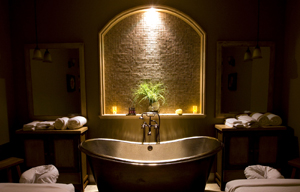 oceano Hotle & Spa Couples Room Tub